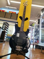 MUSIC MAN STINGRAY basse