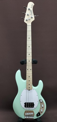 Guitare basse électrique